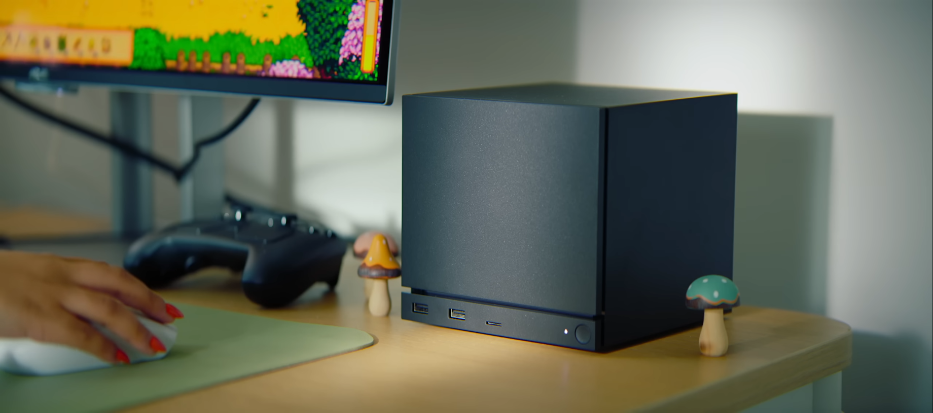 Steam Machine da vicino su una scrivania