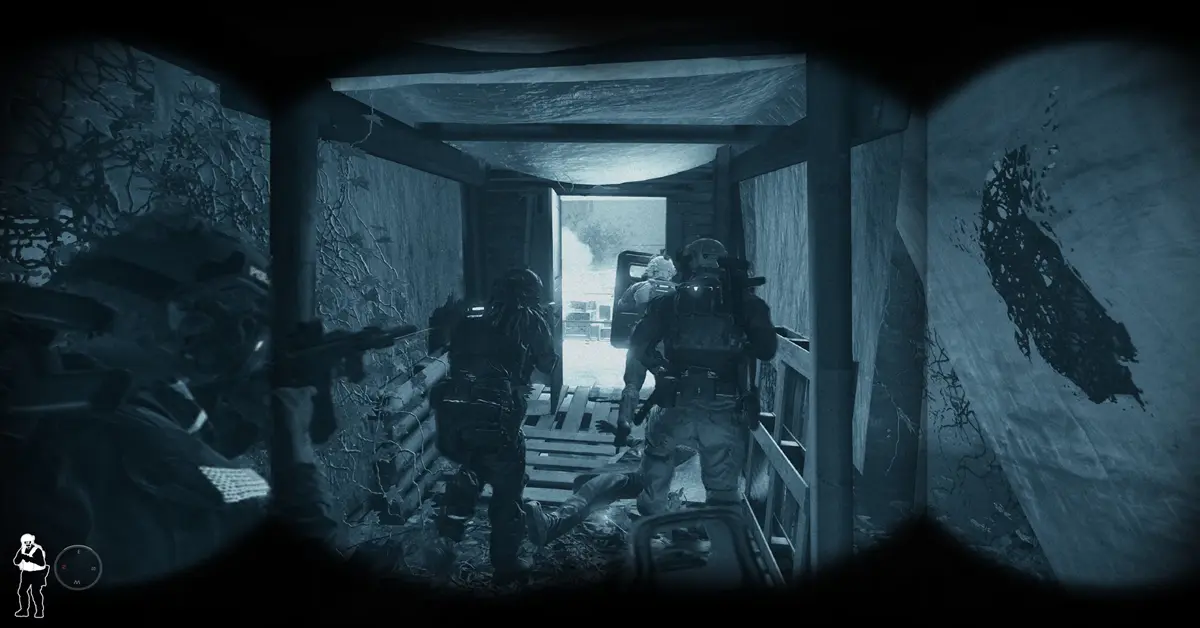 Team SWAT di Ready or Not pesantemente armato che si prepara a fare irruzione in una stanza buia
