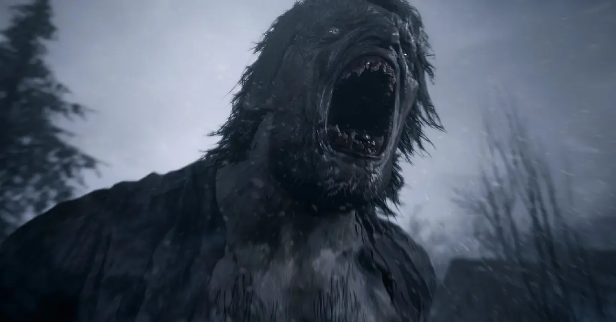 Un teso scontro in Resident Evil Village contro un lycan ringhiante.
