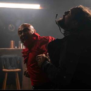 Mia and the Dragon Princess - Pugno