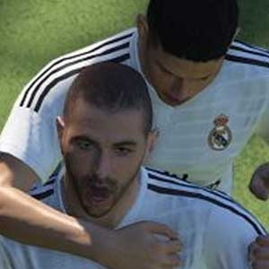 Pro Evolution Soccer 2016 - K.Benzema